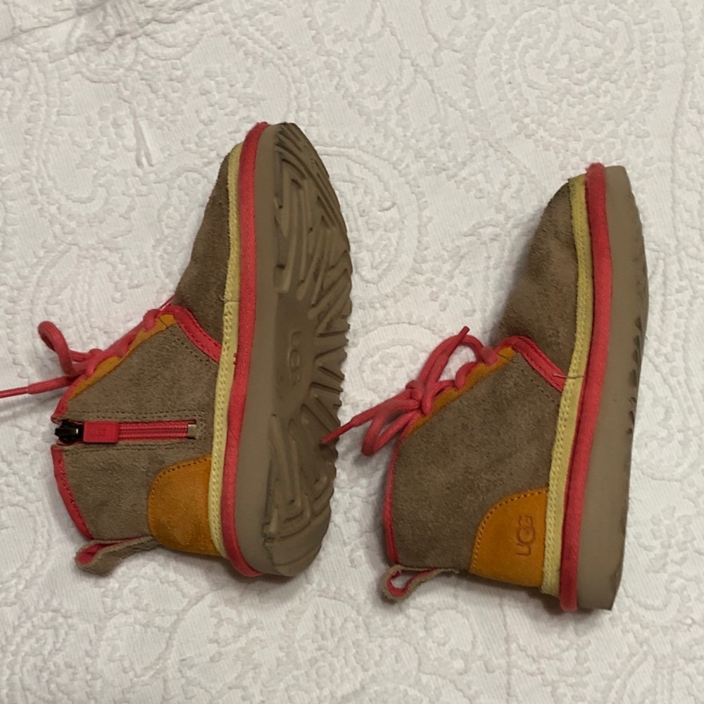 Kids Girls UGG Boots Size 11 Tan with Pink and Yellow Accents - Picture 4 of 11